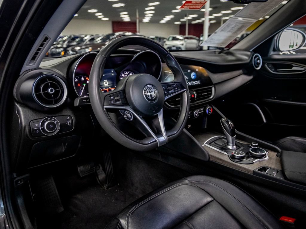 Used 2018 Alfa Romeo Giulia Ti w/ TI Leather Package RWD image 16