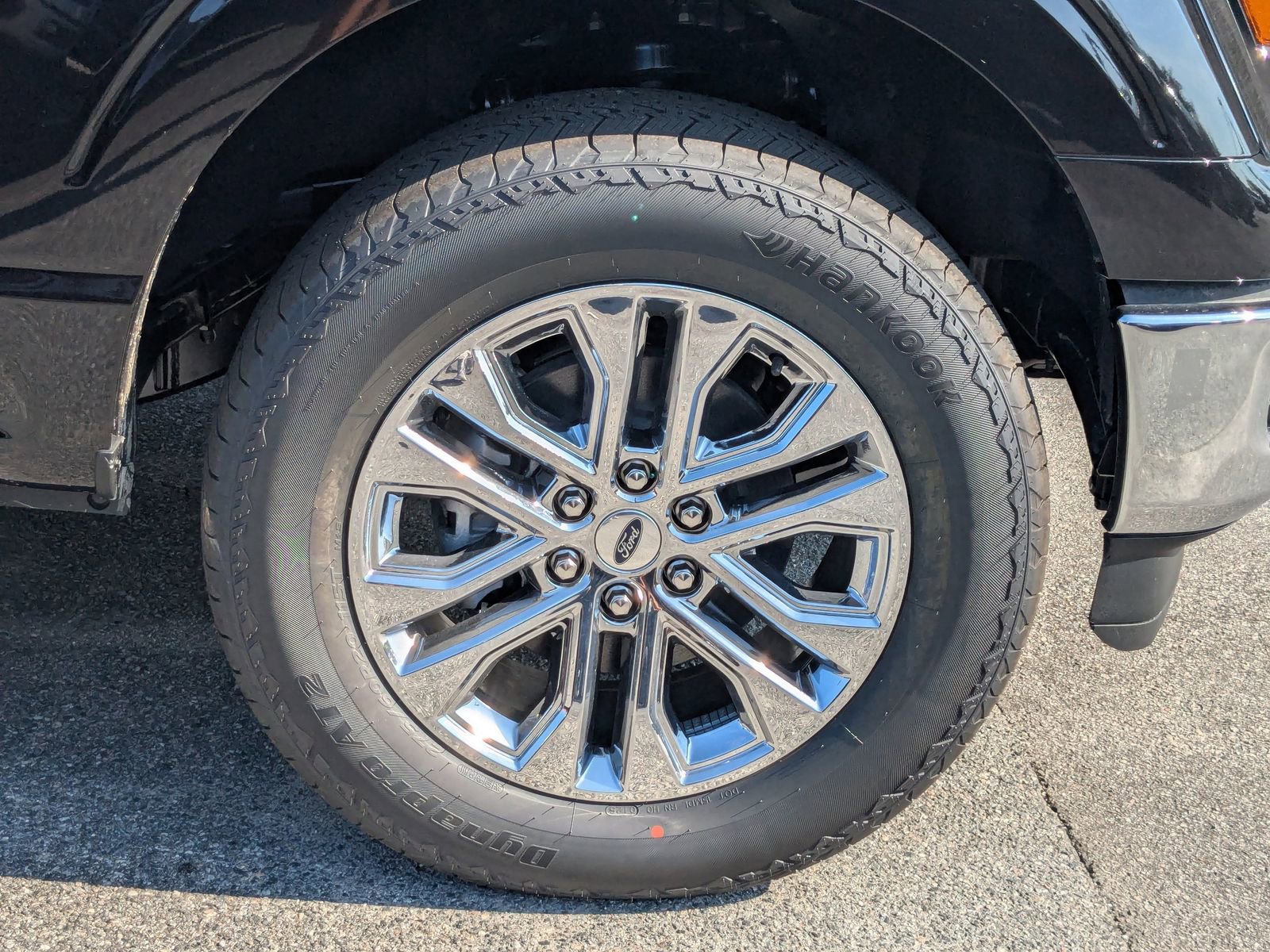 New 2025 Ford F150 Lariat w/ Equipment Group 501A Mid image 13