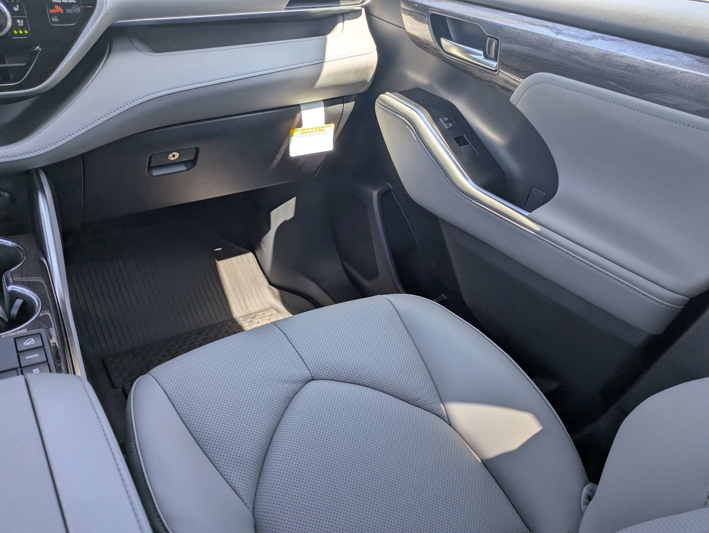 New 2026 Toyota Highlander Platinum AWD/4WD image 17