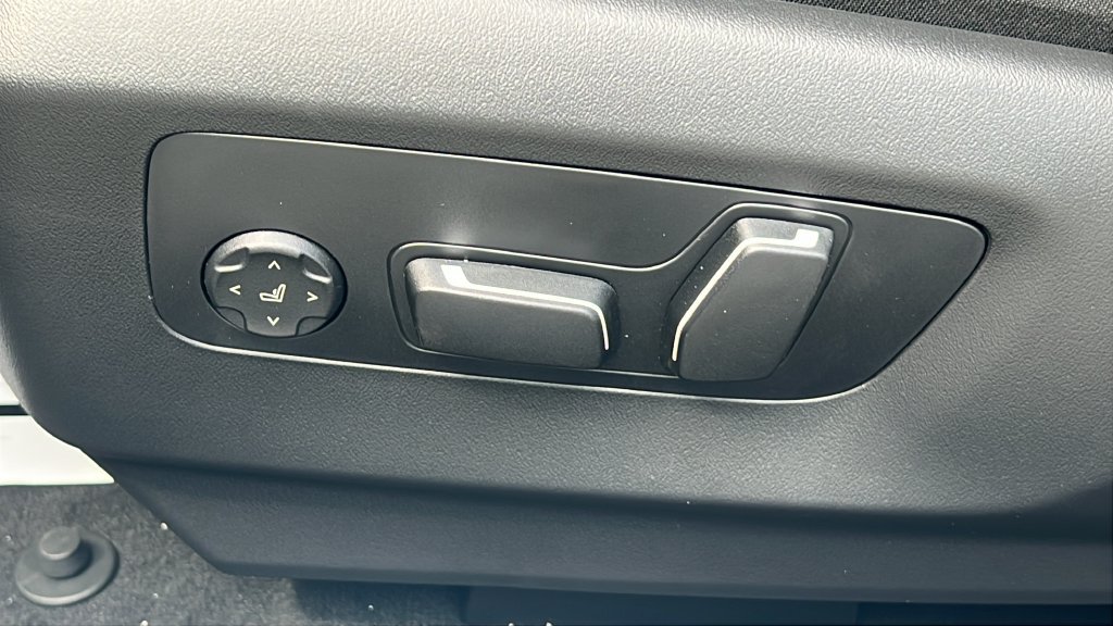 New 2027 BMW 550e xDrive AWD/4WD image 15
