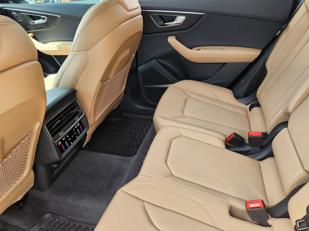 Used 2025 Audi Q8 Prestige w/ Prestige Package AWD/4WD image 30