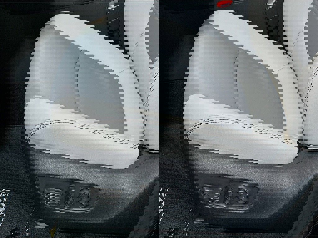 New 2025 Toyota RAV4 XLE Premium image 18