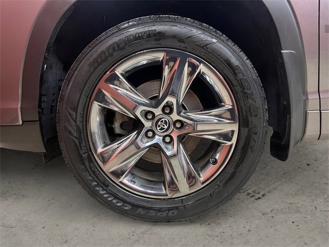 Used 2017 Toyota Highlander AWD V6 image 15