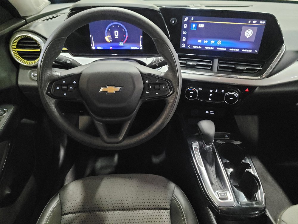 Used 2025 Chevrolet Trax LT FWD image 22