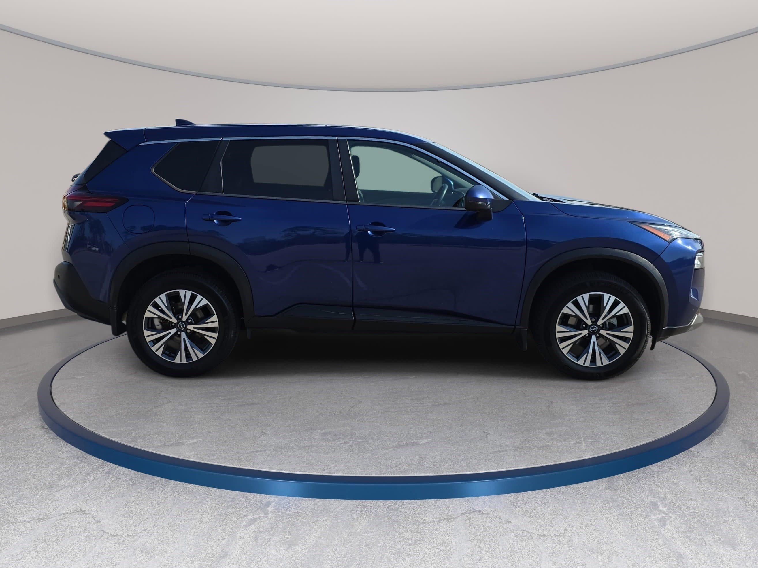 Used 2022 Nissan Rogue SV image 4
