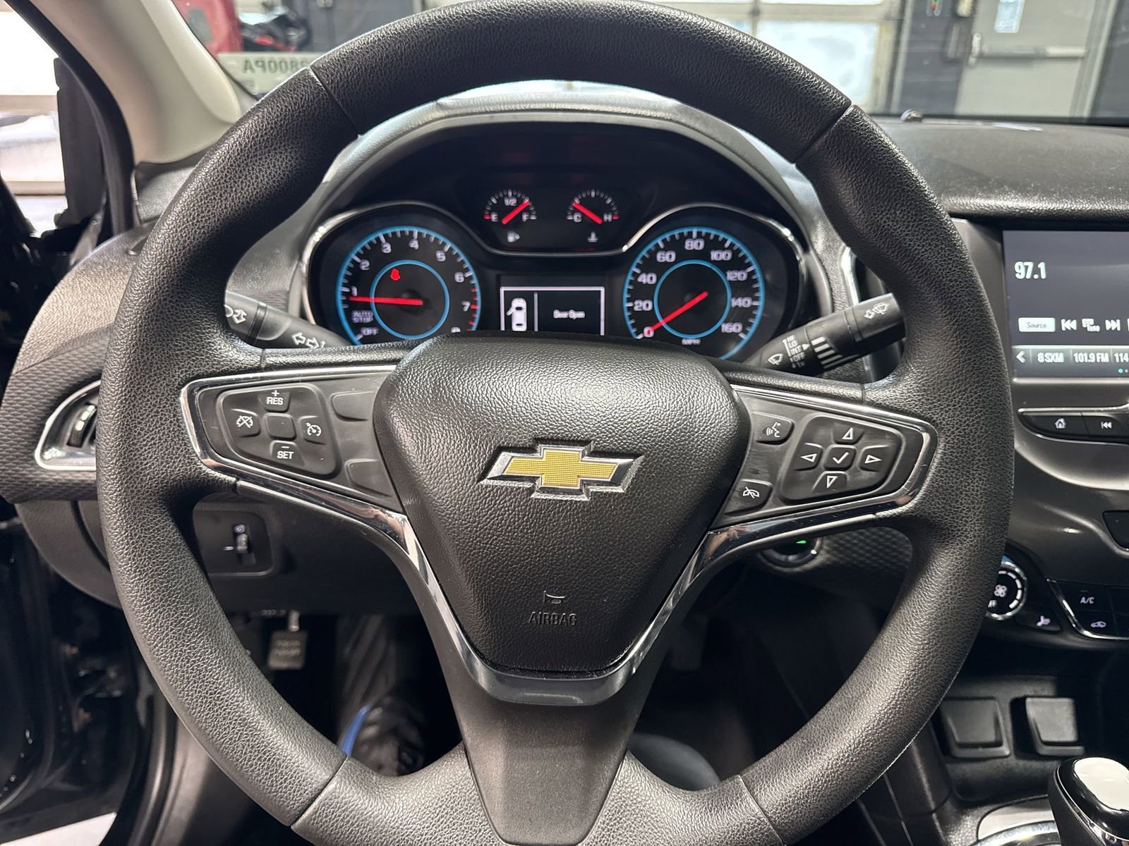 Used 2017 Chevrolet Cruze LT w/ Convenience Package image 17