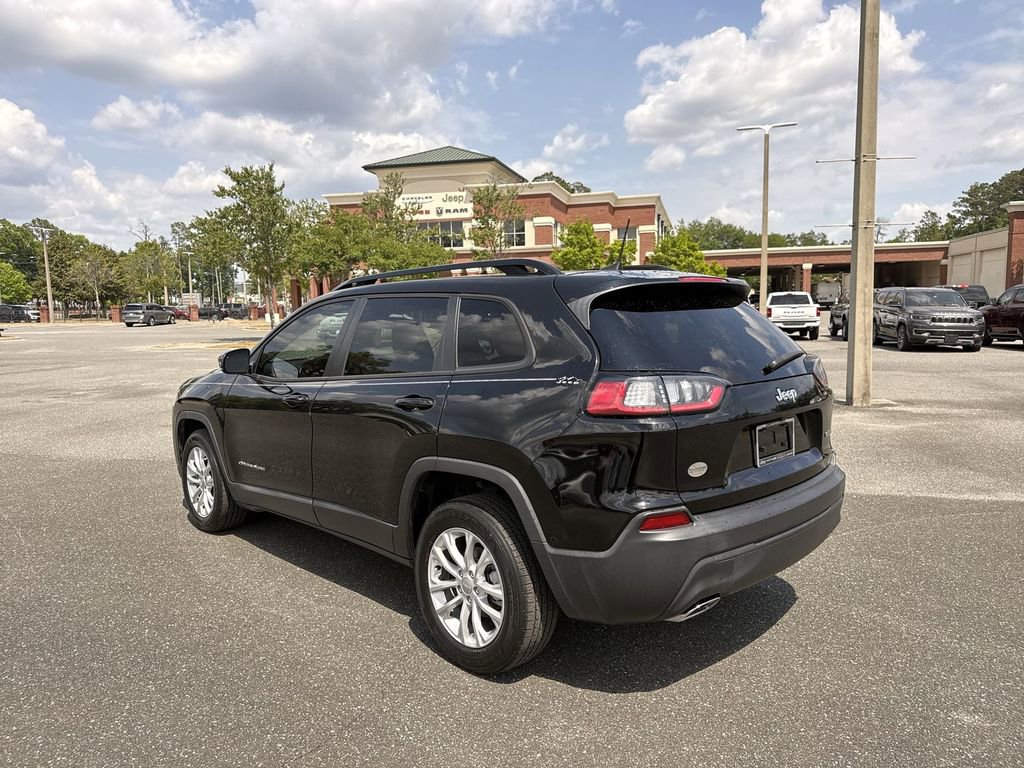 Used 2022 Jeep Cherokee Latitude Lux FWD image 5