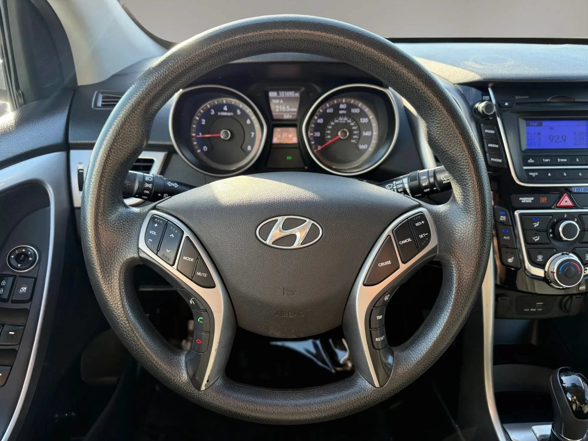 Used 2015 Hyundai Elantra GT FWD image 16