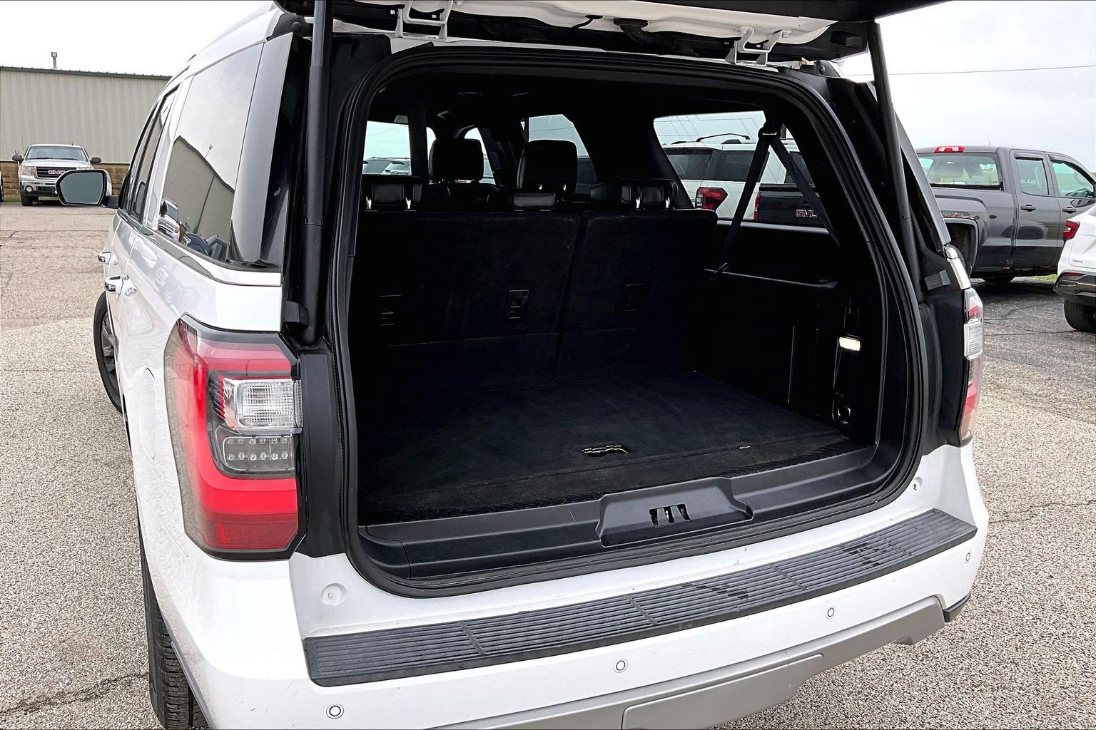 Used 2019 Ford Expedition Max Limited RWD image 20