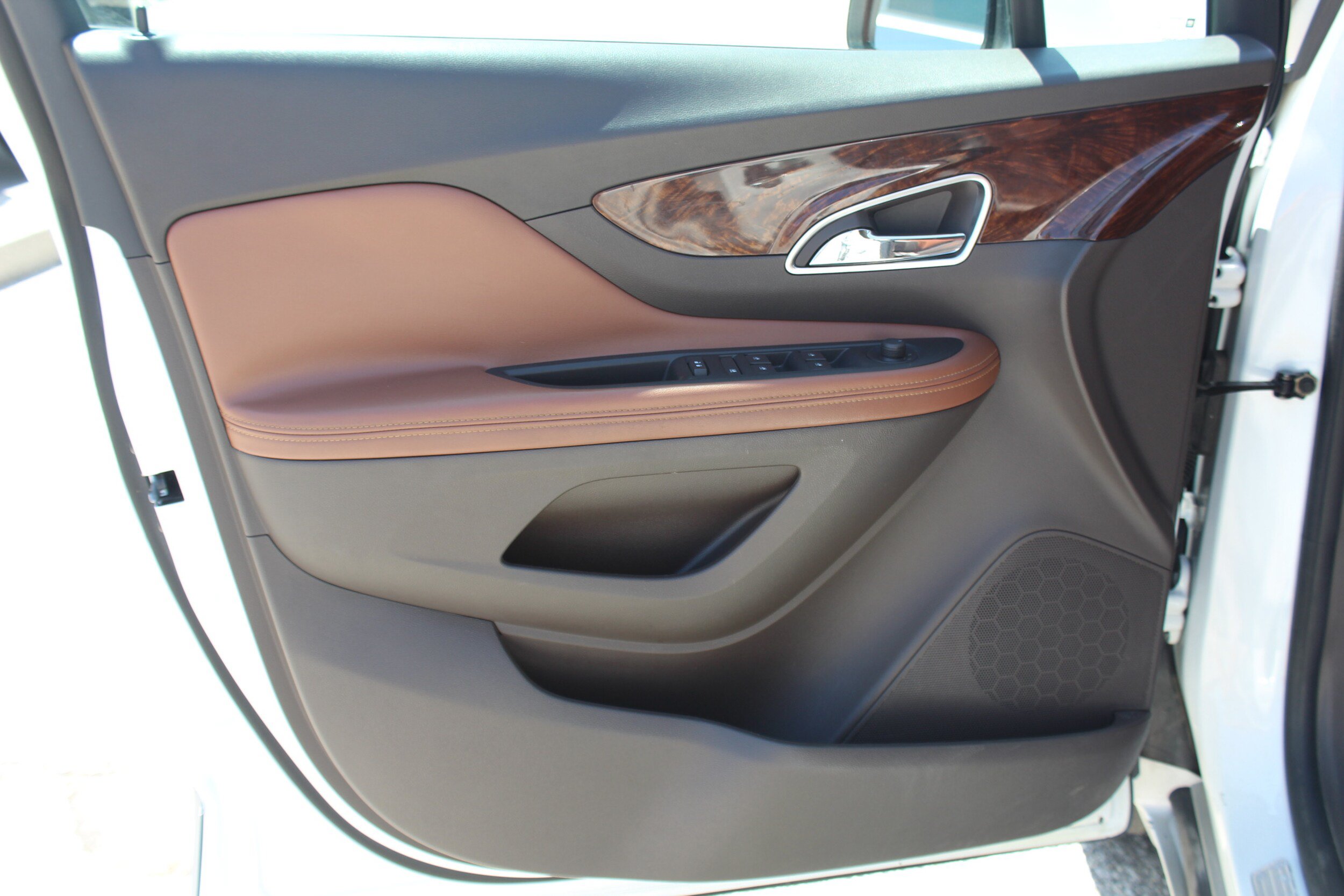 Used 2014 Buick Encore Leather AWD/4WD image 16