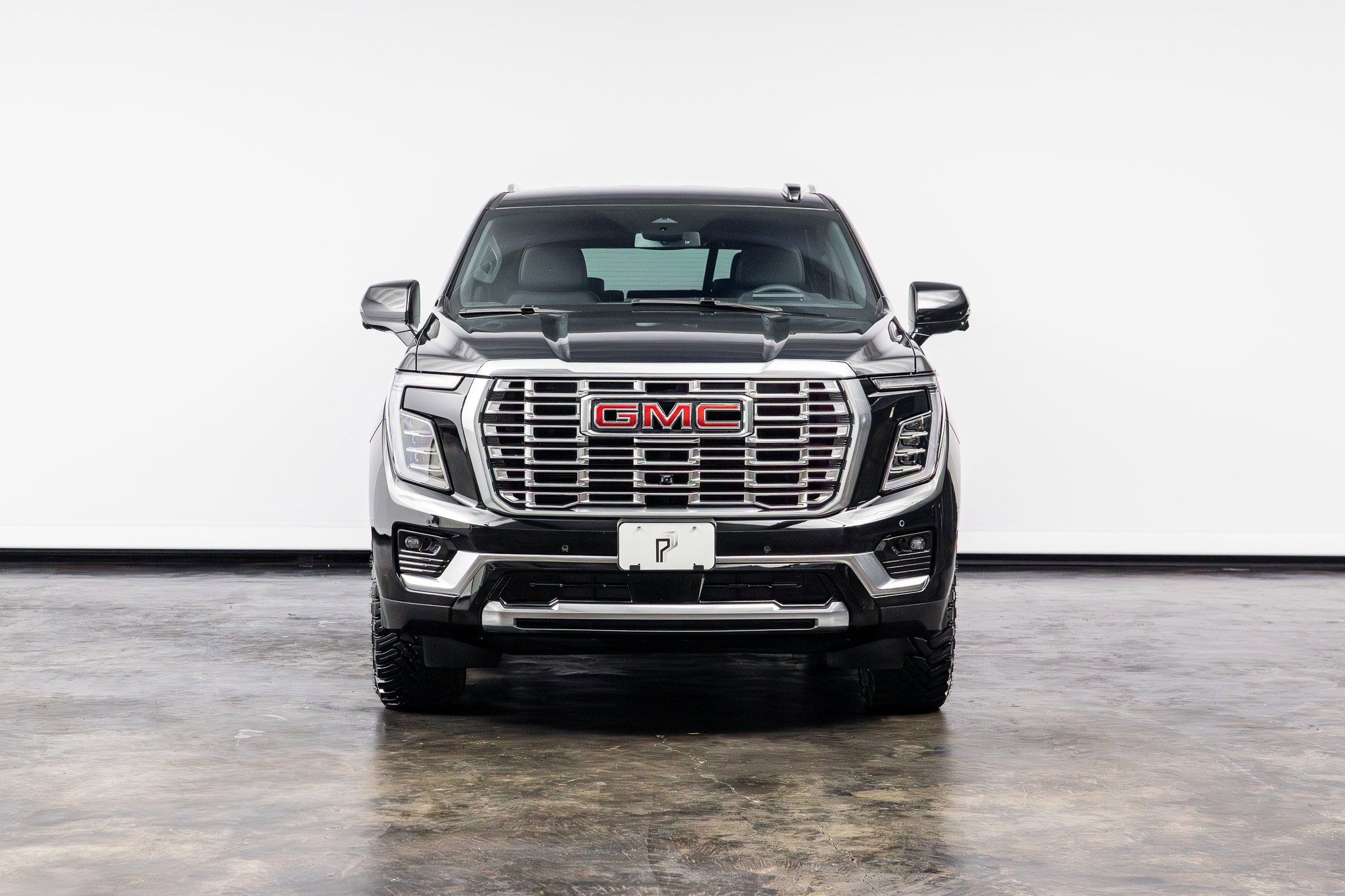 Used 2025 GMC Yukon Denali AWD/4WD image 2