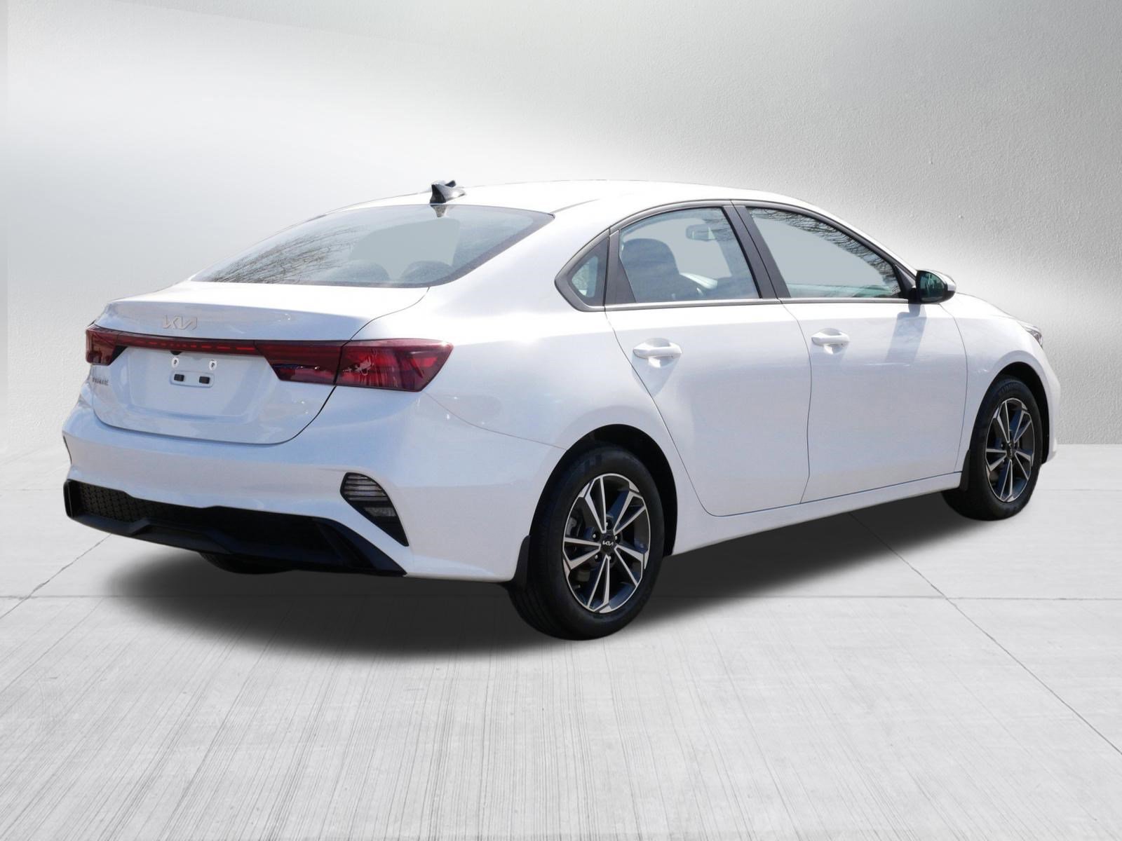 Used 2023 Kia Forte LXS FWD image 7