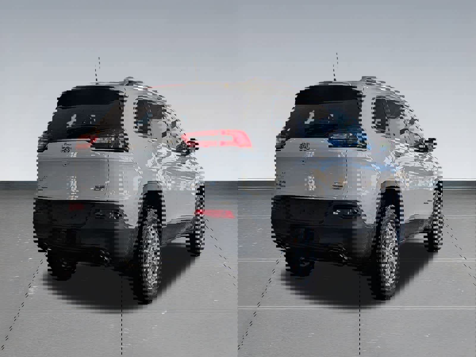 Used 2018 Jeep Cherokee Latitude Plus w/ Comfort/Convenience Group image 6