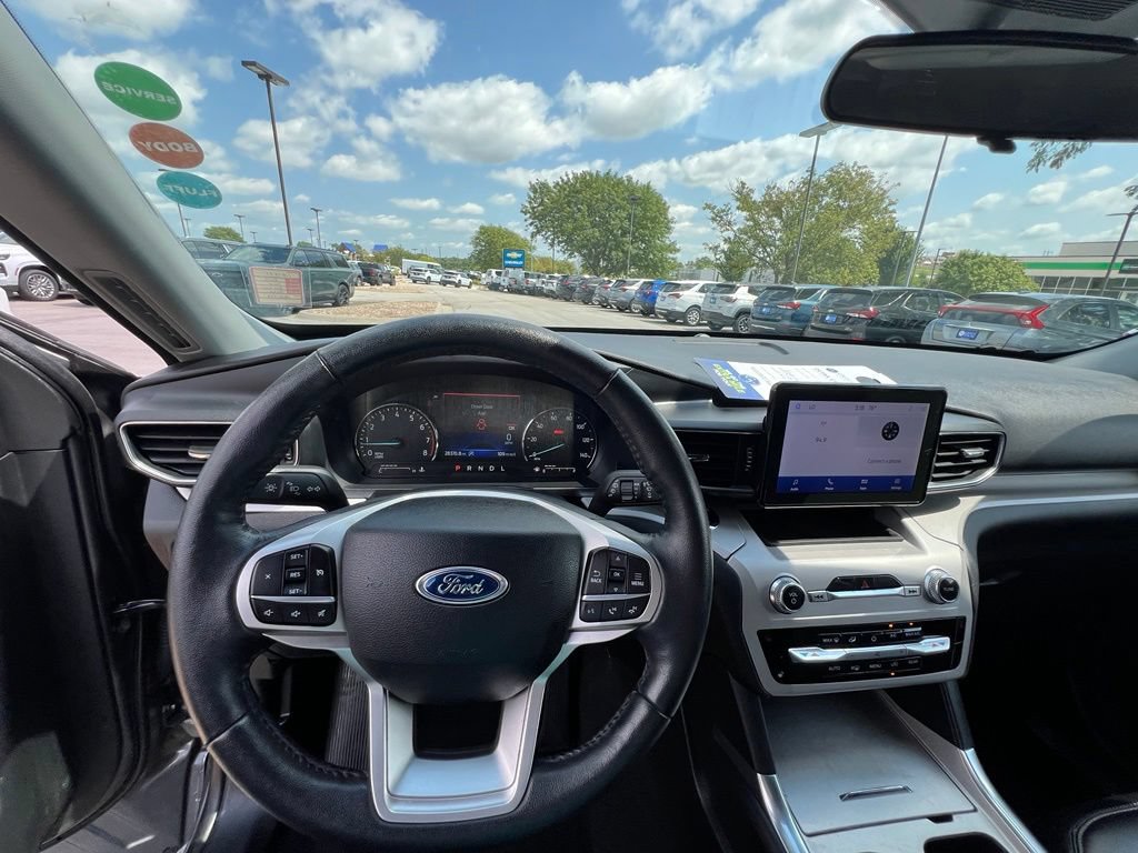 Used 2024 Ford Explorer XLT w/ Equipment Group 202A AWD/4WD image 40