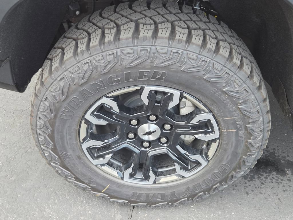 New 2026 Chevrolet Silverado 1500 ZR2 image 5