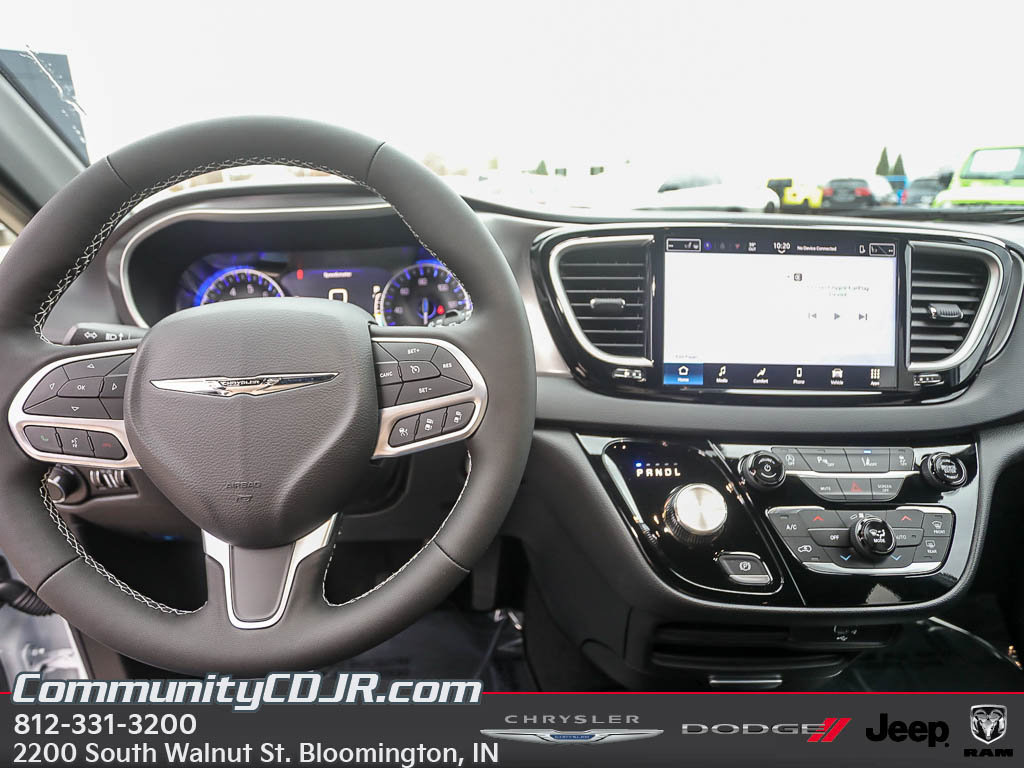 New 2026 Chrysler Voyager LX FWD image 12