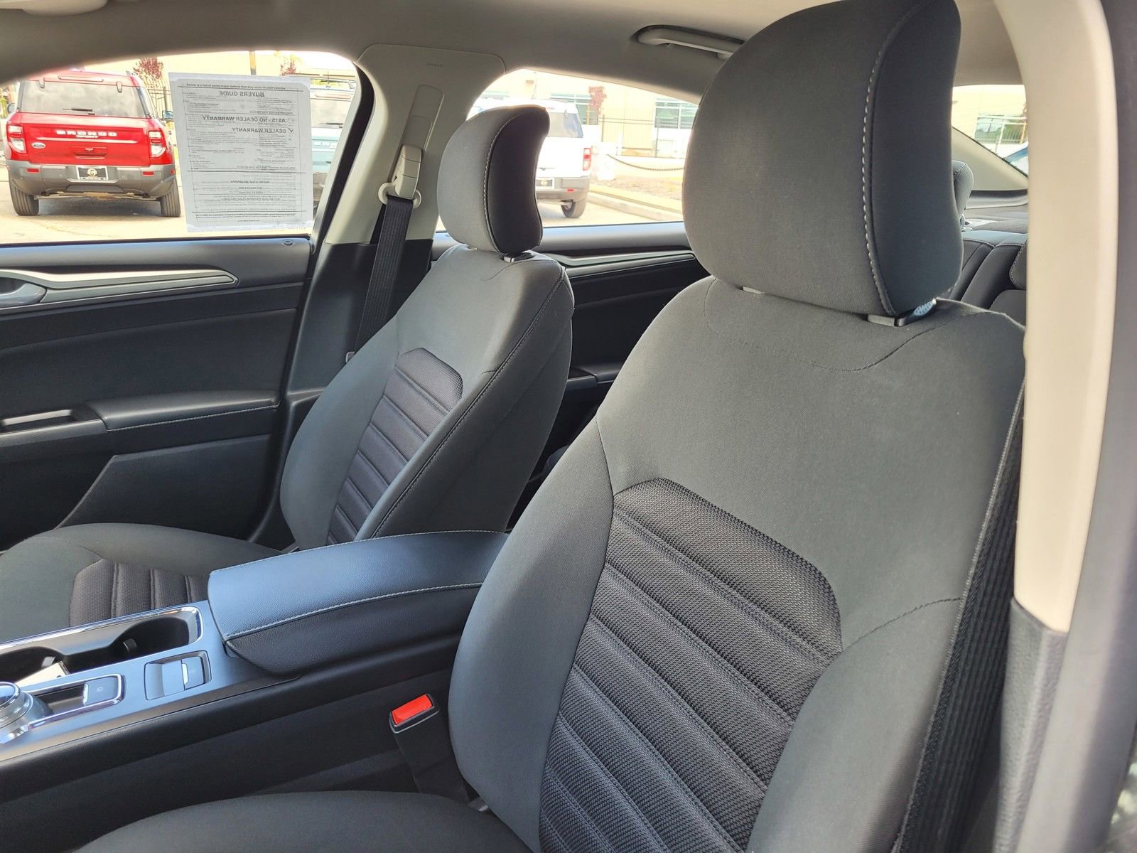 Used 2017 Ford Fusion SE w/ Fusion SE Technology Package image 22