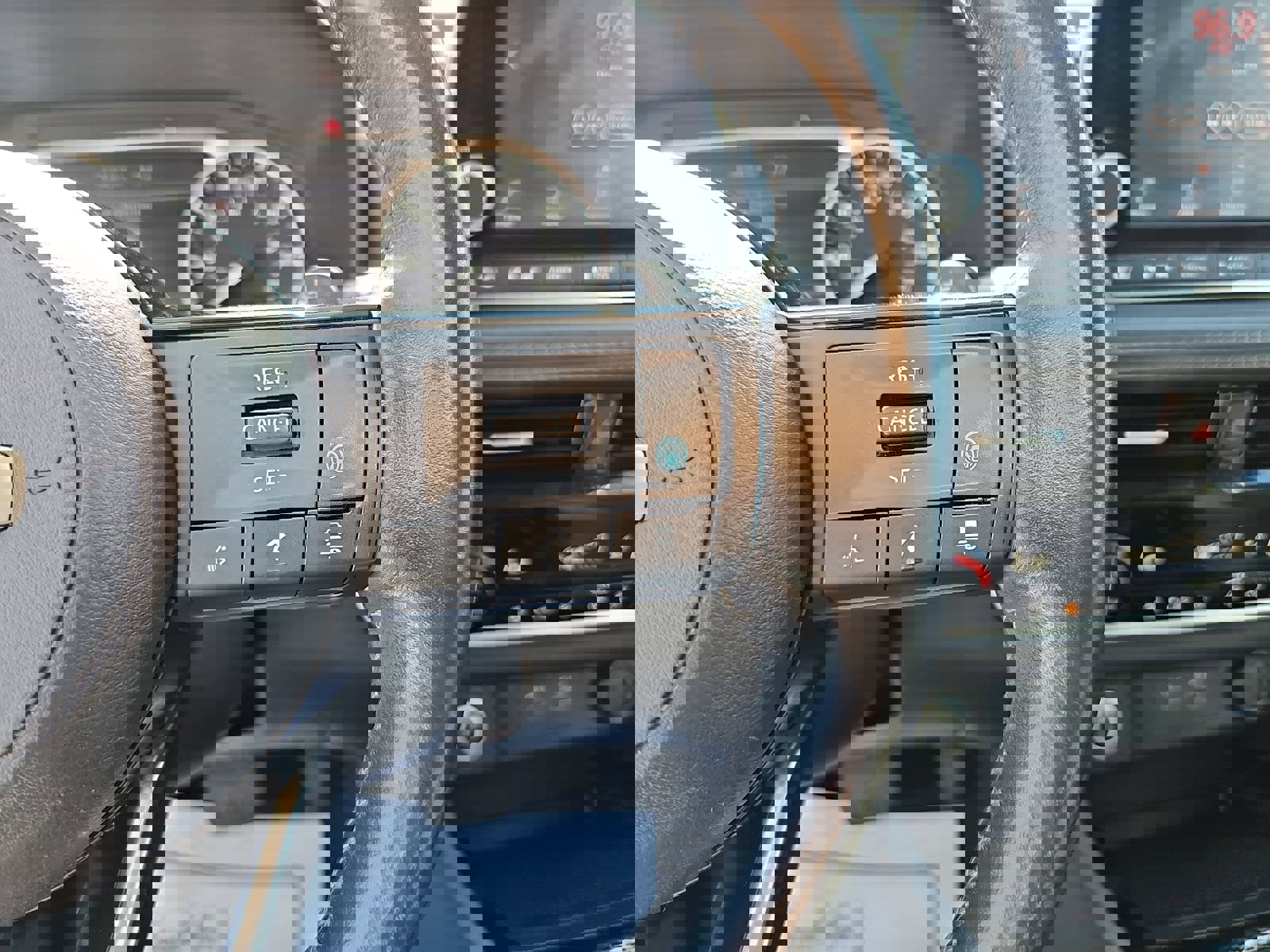 Used 2021 Nissan Rogue SV w/ Premium Package image 19