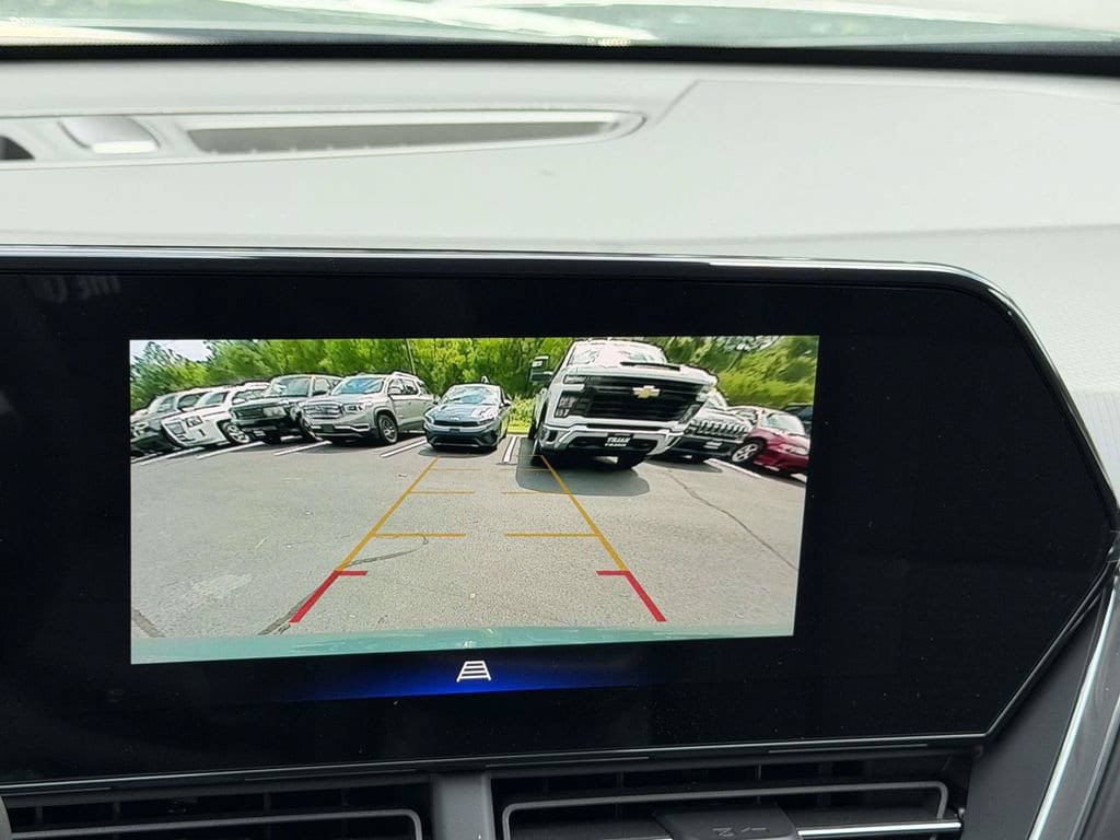 New 2026 Chevrolet Trax LT w/ Driver Confidence Package FWD image 5