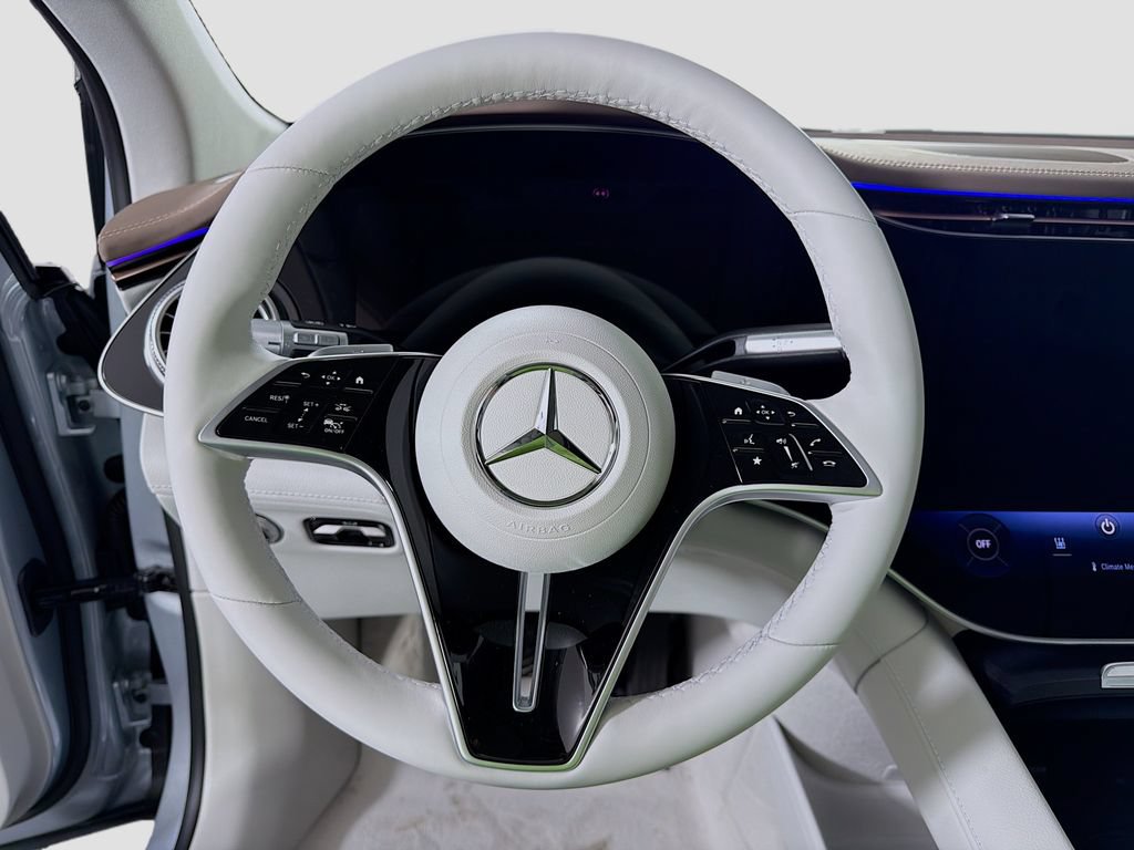 New 2026 Mercedes-Benz EQS 400 4MATIC SUV image 13