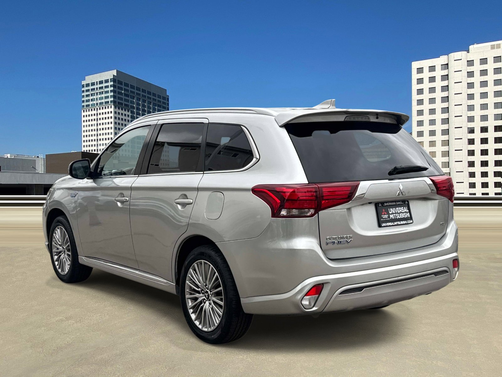 Used 2022 Mitsubishi Outlander GT image 3