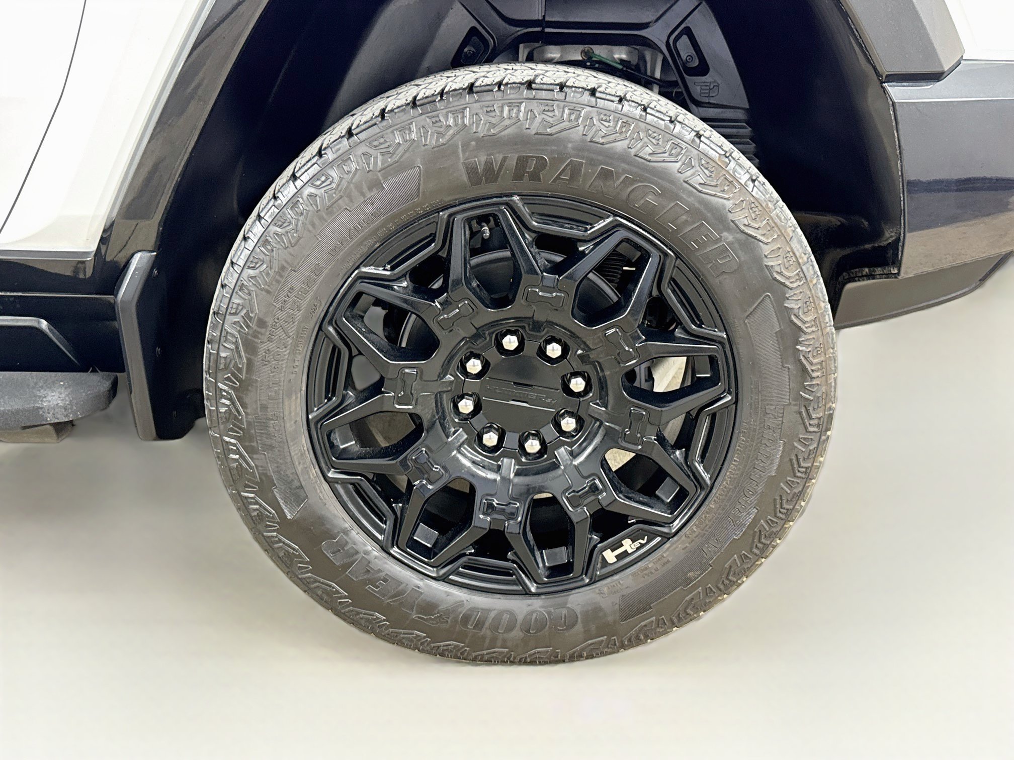 Used 2025 GMC Hummer EV 2X AWD/4WD image 33