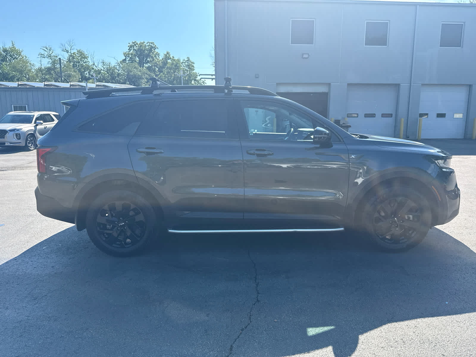 Used 2023 Kia Sorento S w/ Panoramic Sunroof Package AWD/4WD image 2