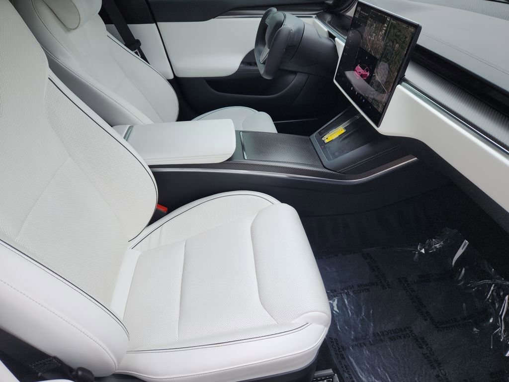 Used 2022 Tesla Model S Plaid image 3