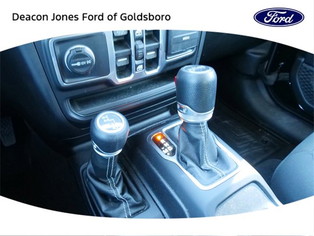 Used 2019 Jeep Wrangler Unlimited Sahara w/ Safety Group image 24