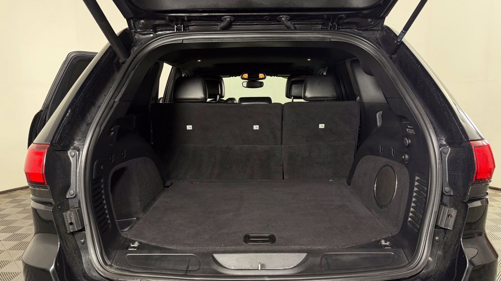 Used 2019 Jeep Grand Cherokee Altitude AWD/4WD image 12