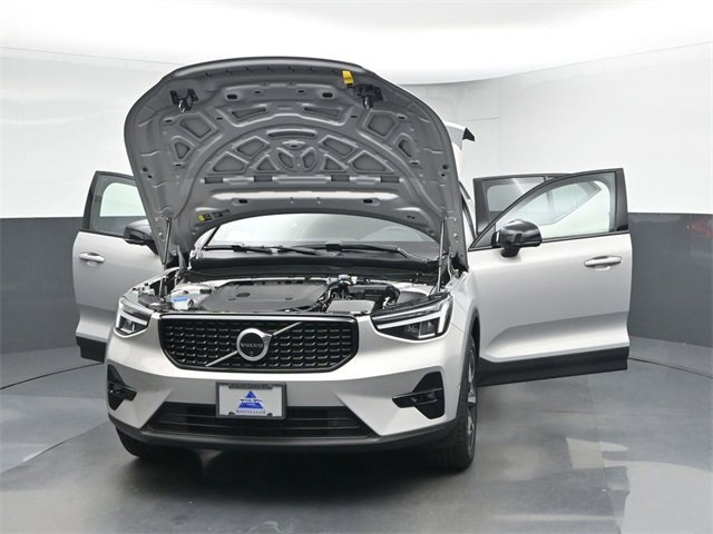 Used 2024 Volvo XC40 B5 Plus w/ Protection Package Premier image 52