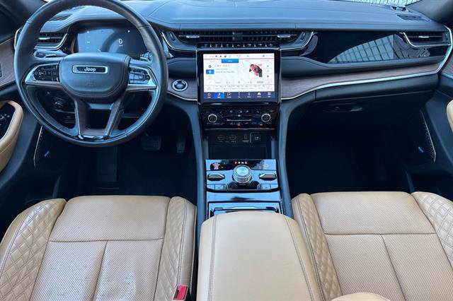 Used 2022 Jeep Grand Cherokee Summit w/ Advanced Protech Group IV AWD/4WD image 14