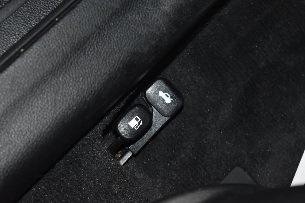 Used 2017 Kia Forte S w/ S Technology Package image 7