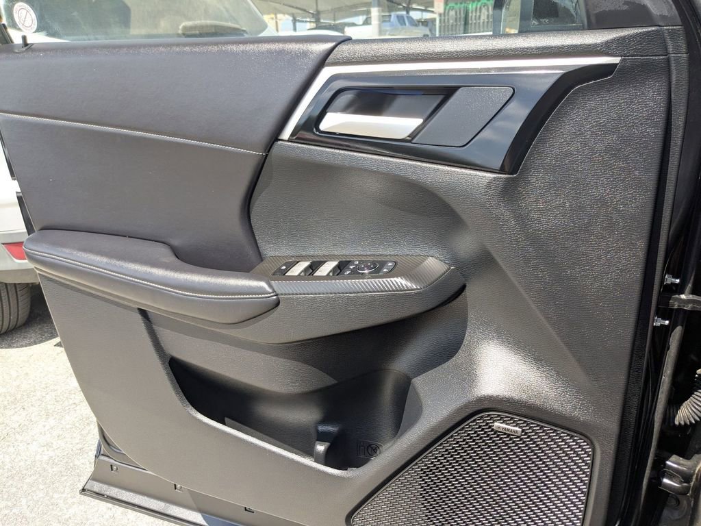 Used 2025 Mitsubishi Outlander SE image 13