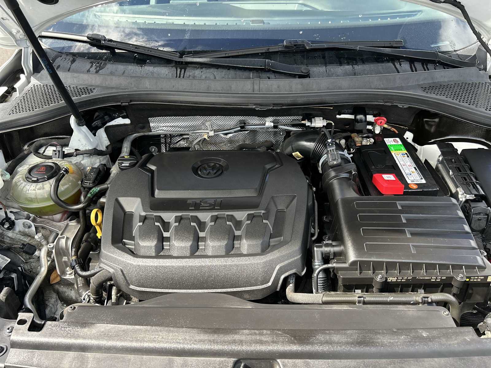 Used 2021 Volkswagen Tiguan SEL FWD image 17