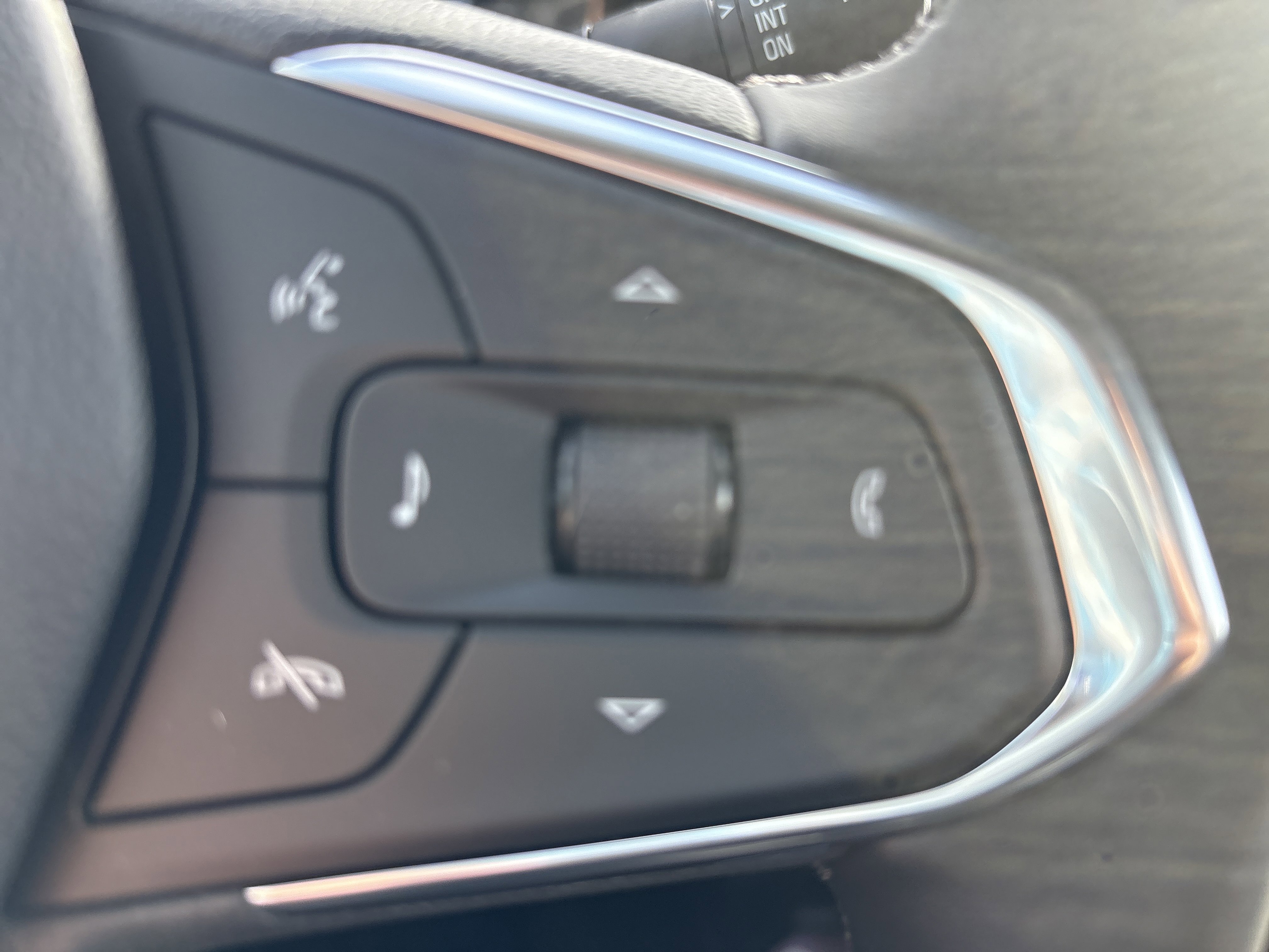 New 2026 Chevrolet Trax LT w/ Driver Confidence Package FWD image 18
