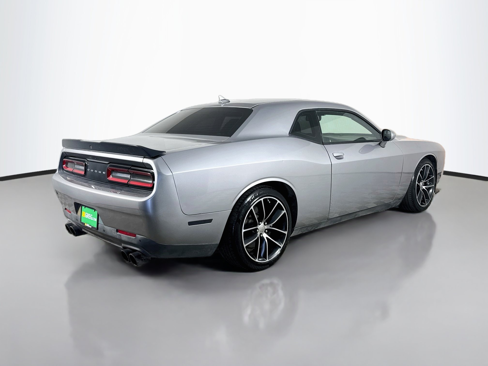 Used 2016 Dodge Challenger R/T Scat Pack w/ Leather Interior Group RWD image 10