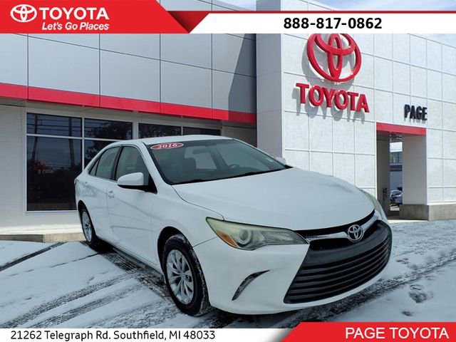 Used 2016 Toyota Camry LE FWD image 1