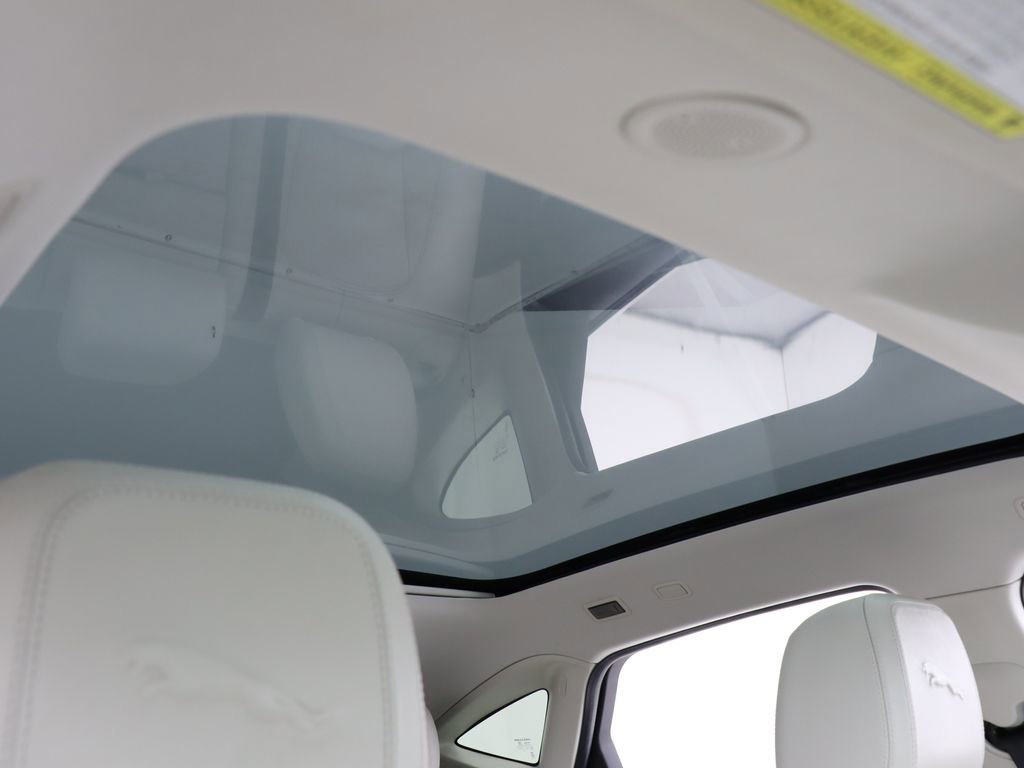 Used 2022 Jaguar E-PACE SE image 37