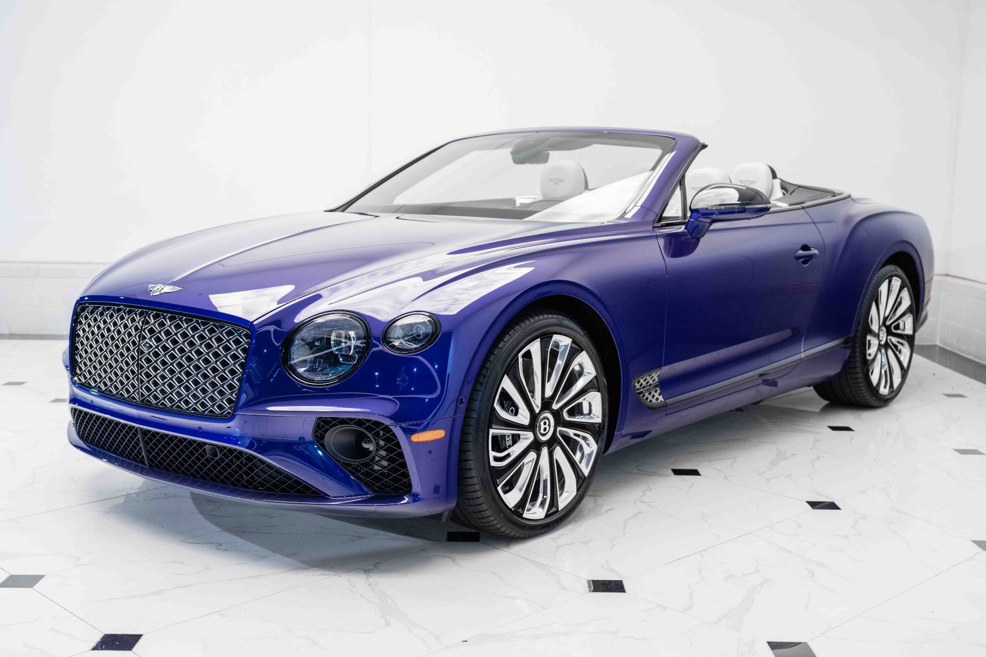 Used 2024 Bentley Continental GT Mulliner image 9