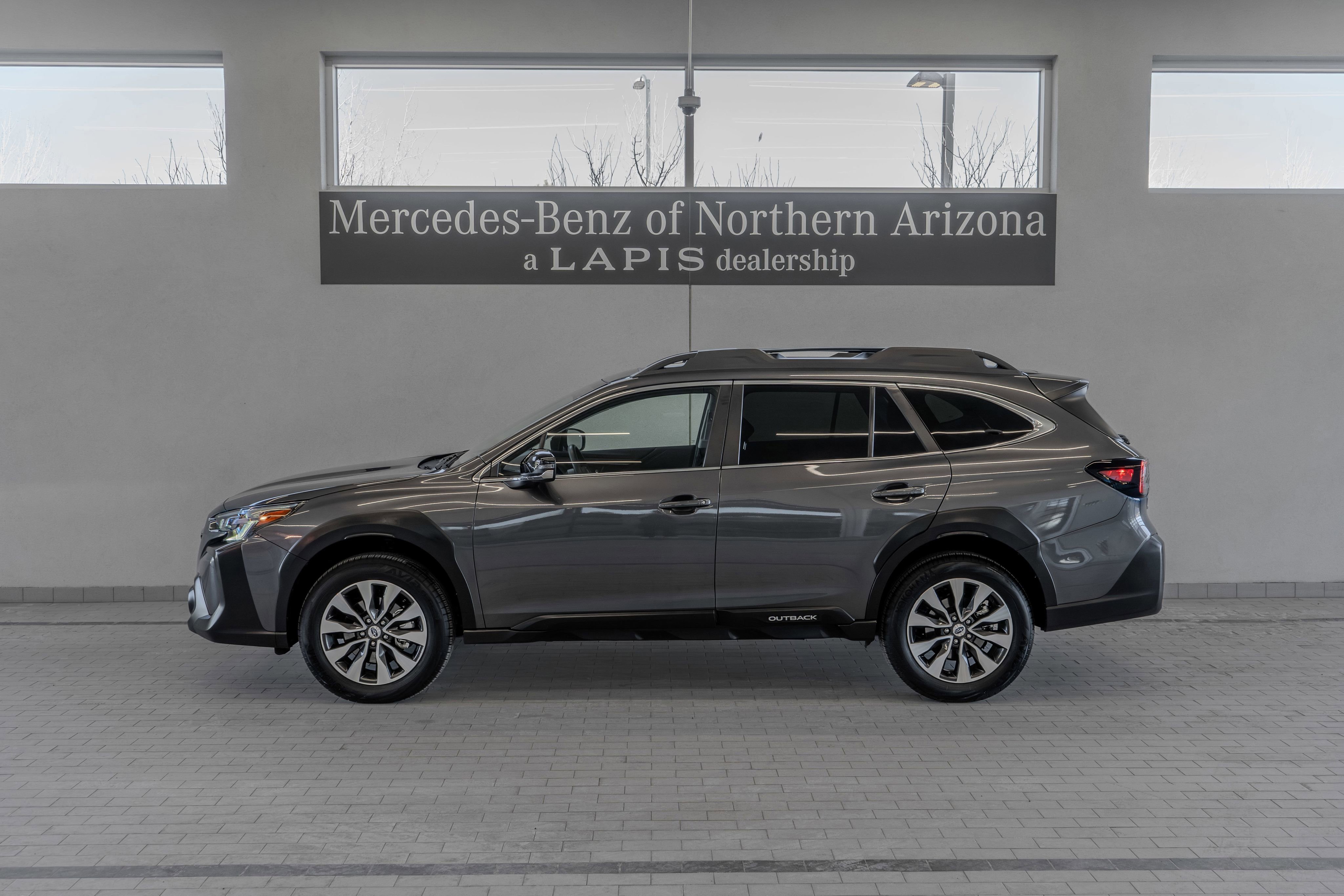 Used 2025 Subaru Outback Limited image 2