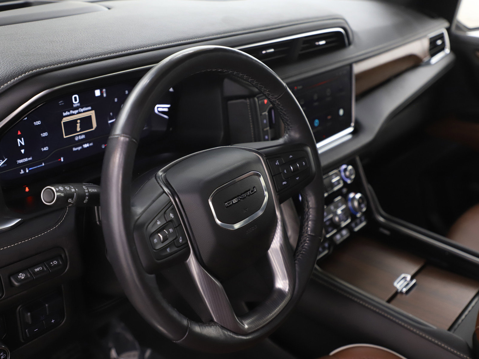 Used 2023 GMC Yukon XL Denali Ultimate AWD/4WD image 26