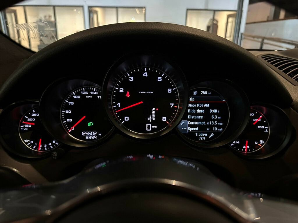 Used 2018 Porsche Cayenne AWD/4WD image 16