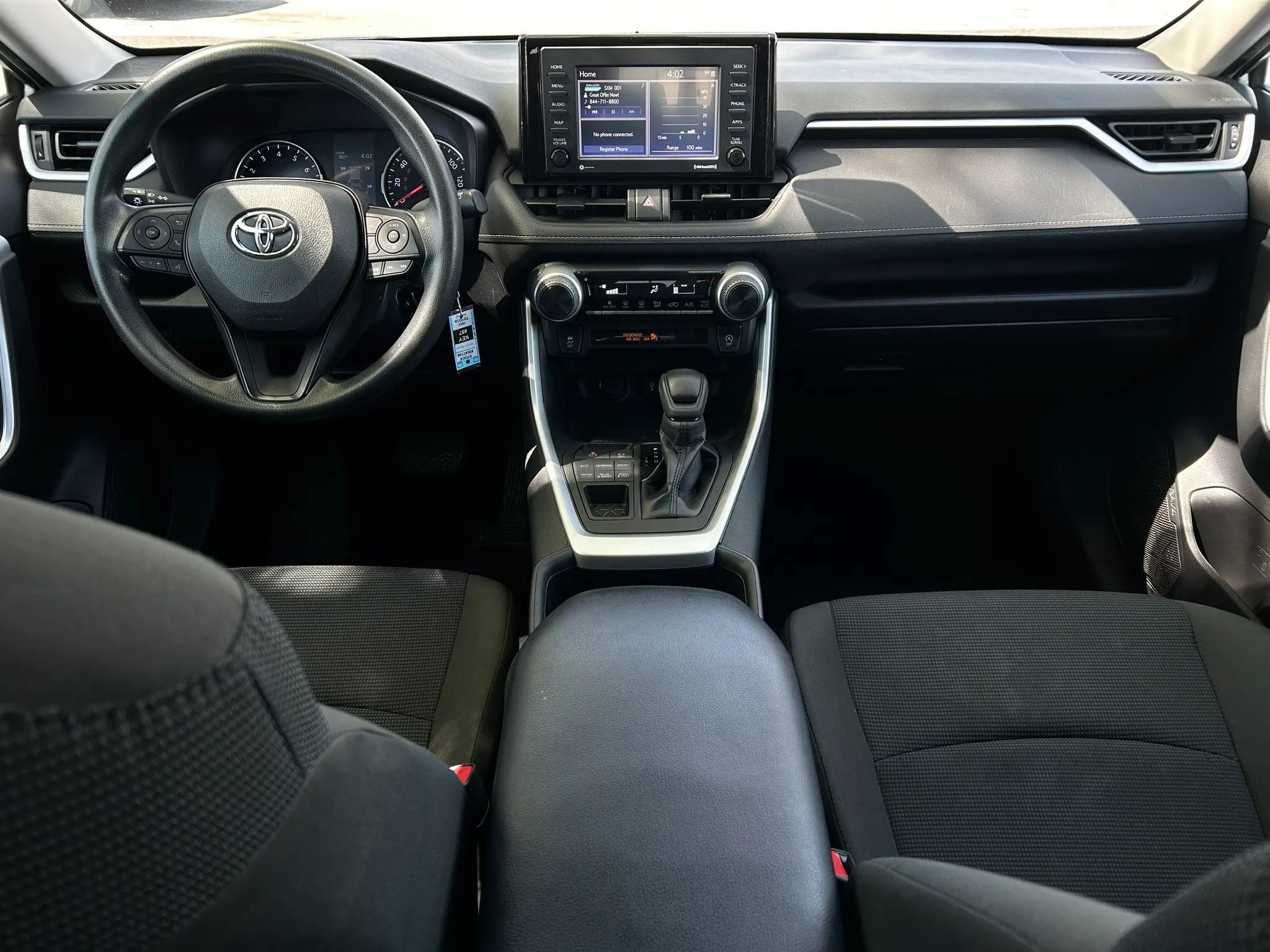 Used 2022 Toyota RAV4 LE AWD/4WD image 10