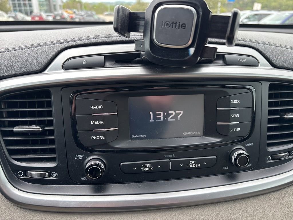 Used 2017 Kia Sorento AWD image 18