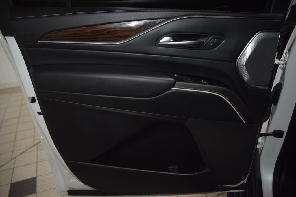 Used 2023 Cadillac Escalade ESV Sport Platinum w/ Heavy-Duty Trailer Package AWD/4WD image 49