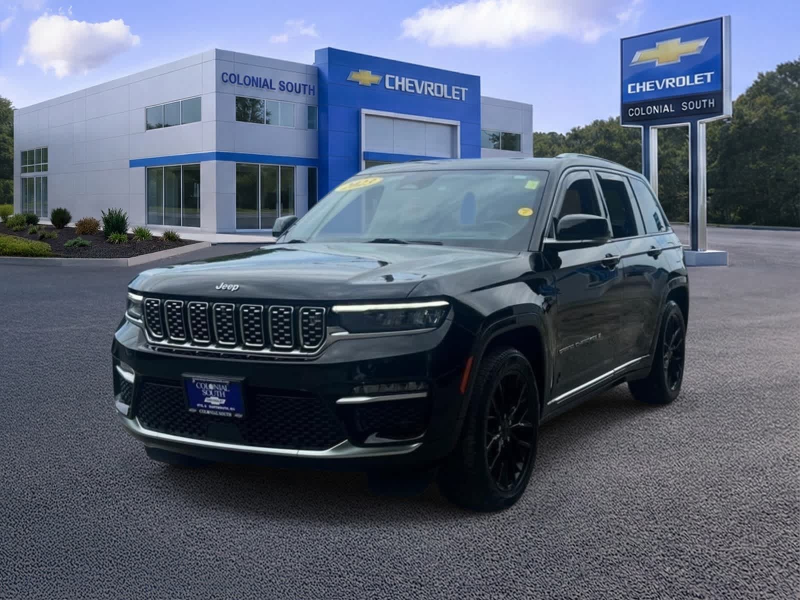 Used 2023 Jeep Grand Cherokee Summit w/ Adv Protech Group IV AWD/4WD image 1