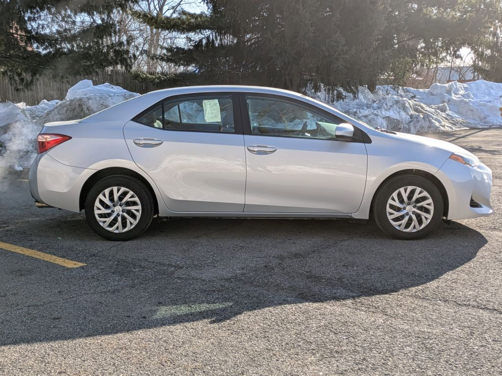 Used 2018 Toyota Corolla LE image 8