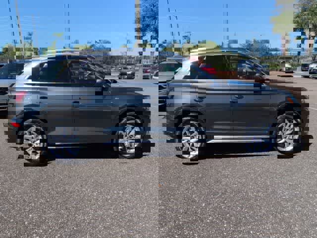 Used 2023 Audi Q5 2.0T Premium w/ Convenience Package image 9