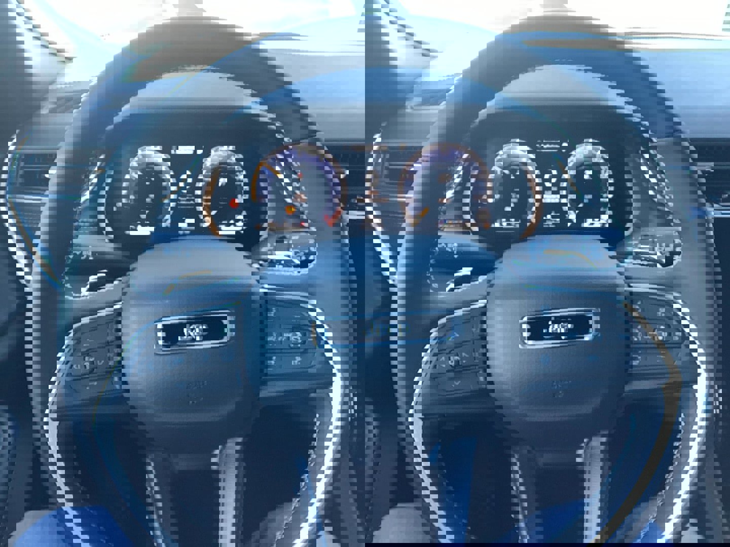 New 2025 Jeep Grand Cherokee Altitude image 11